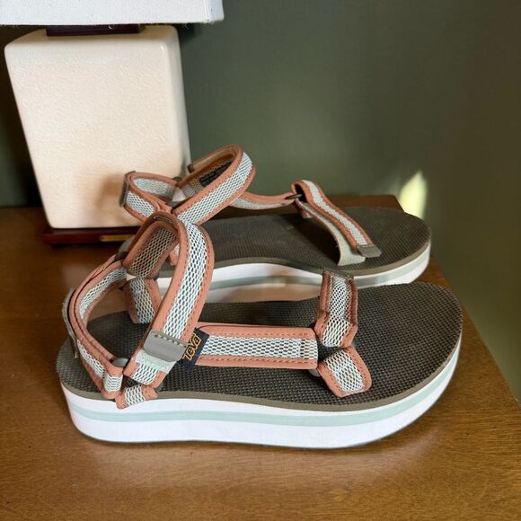 Reva Flatform Universal Mesh Print Womens Size 9 - Picture 1 of 6